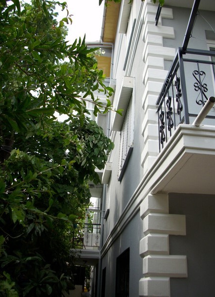 L.O. Evi
