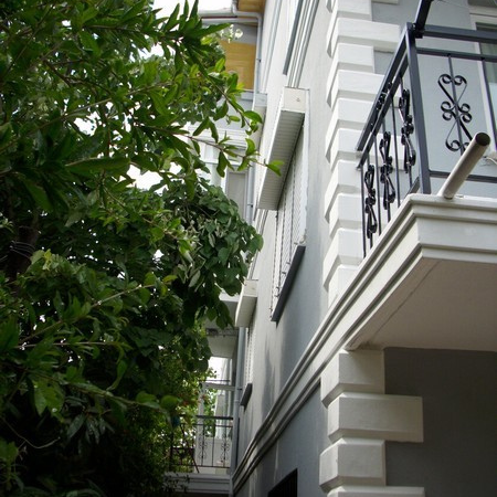 L.O. Evi