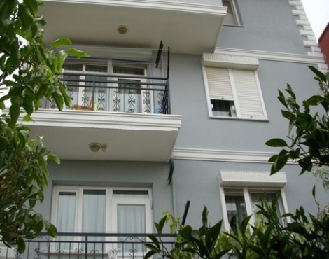 L.O. Evi